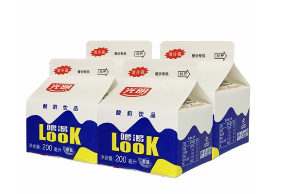 光明嚕渴酸奶可以加熱喝嗎 光明?？仕崮虝?huì)不會(huì)發(fā)胖