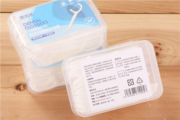 牙線(xiàn)有味道是有口臭嗎 牙線(xiàn)是扁線(xiàn)好還是圓線(xiàn)好