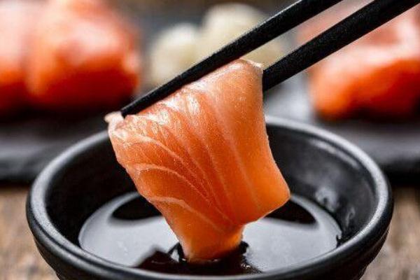 三文魚(yú)是涼性的還是熱性的 三文魚(yú)是金槍魚(yú)的一種嗎