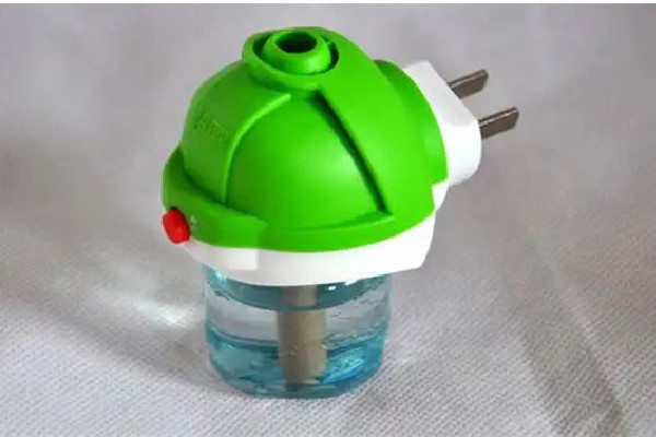 電蚊香液使用時(shí)需要開(kāi)窗戶嗎 電蚊香液使用注意事項(xiàng)