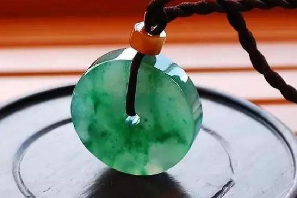 翡翠棉絮多了是不是就不值錢(qián)了 翡翠的棉是什么意思