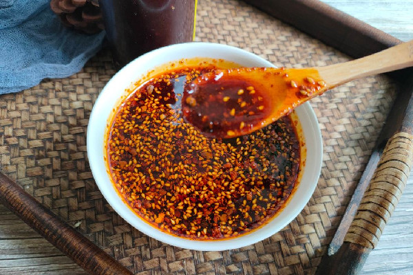 辣椒油有點(diǎn)糊可以吃嗎 辣椒油為什么會糊