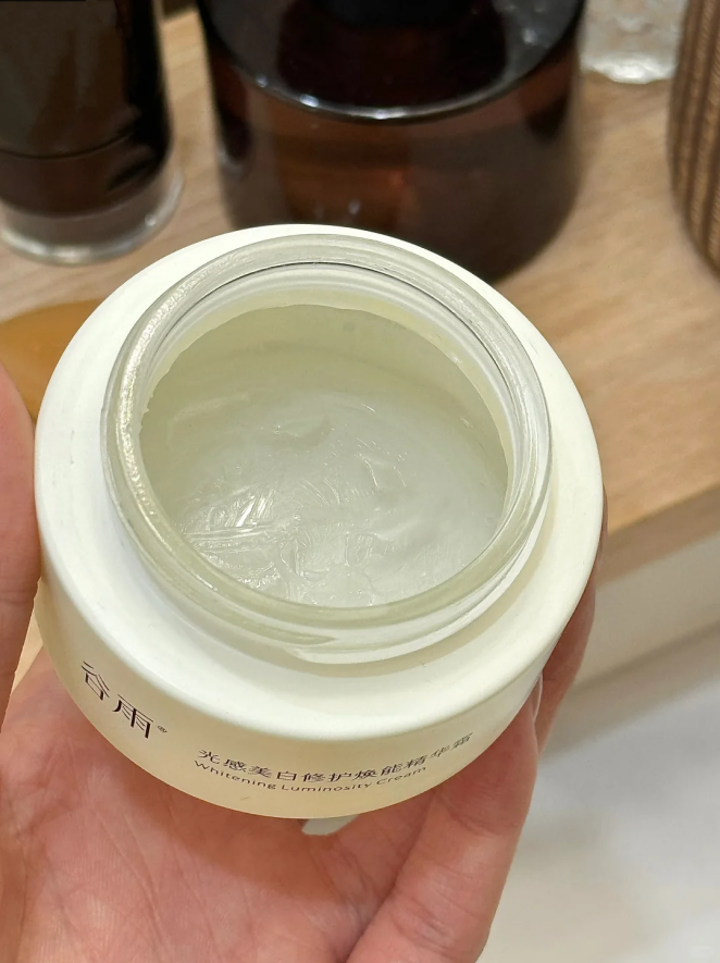美白淡斑效果好的護膚品！解鎖肌膚煥白的護膚好物