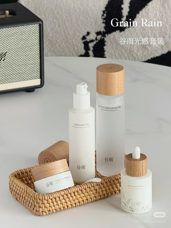 妝前用這對(duì) CP，帶妝 8 小時(shí)不暗沉不斑駁！直男都夸皮膚會(huì)發(fā)光