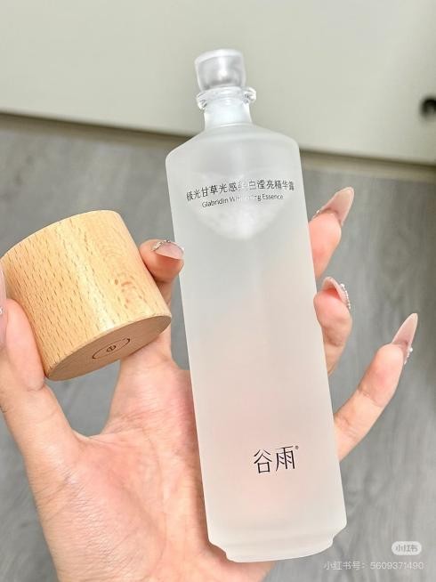 臉色經(jīng)常暗沉憔悴，有什么產(chǎn)品可以上班前快速美白提亮的？